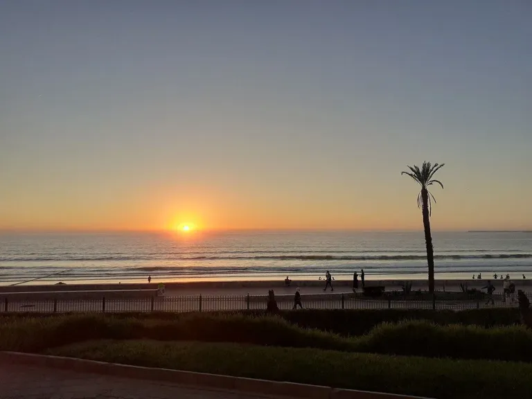 Coucher de soleil sur la plage d’Agadir