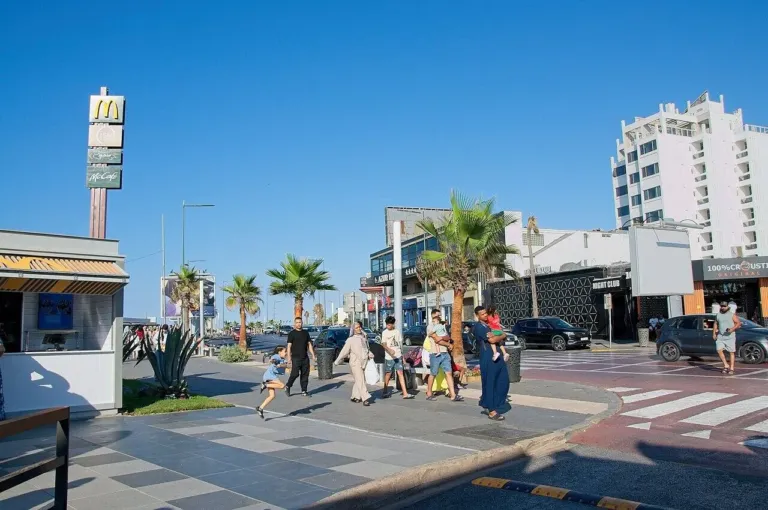 Transfert privé Aéroport Casablanca Mohammed V → hôtel ou riad à Marrakech