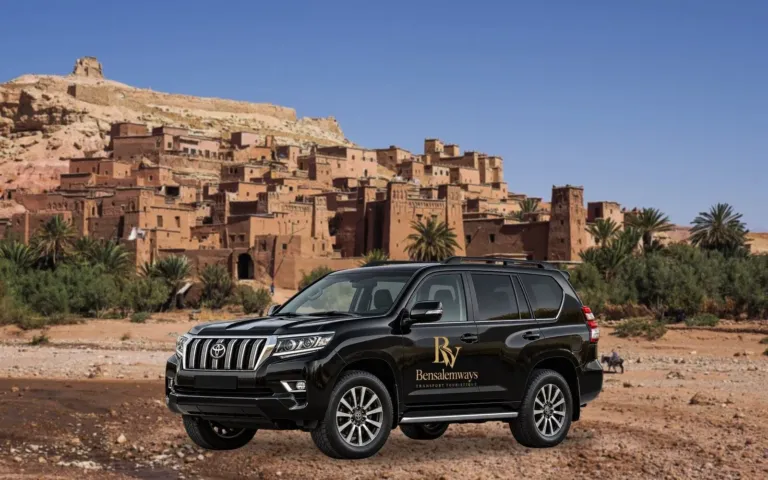4x4 Toyota Prado Bensalemways devant le ksar d’Aït Ben Haddou